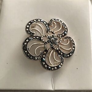 74 Elegant Silver and Black Floral Brooch